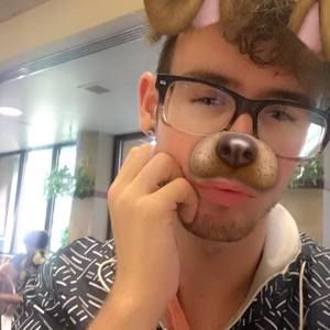 Meet your Posher, Johnnie